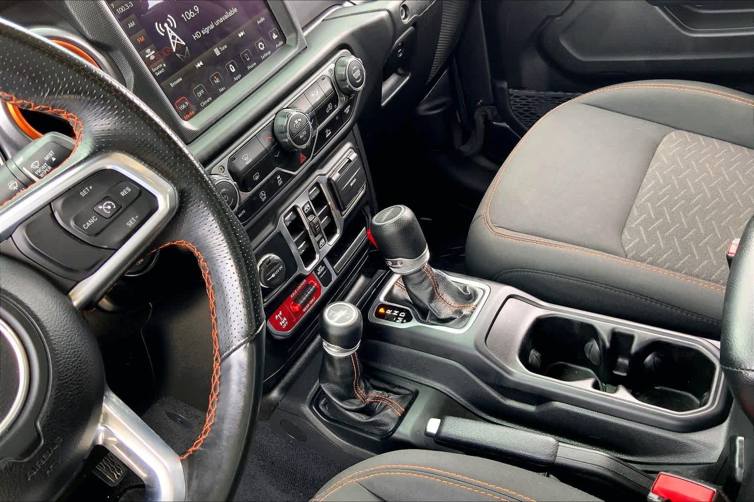 Used 2022 Jeep Gladiator Mojave w/ Dual Top Group AWD/4WD image 16