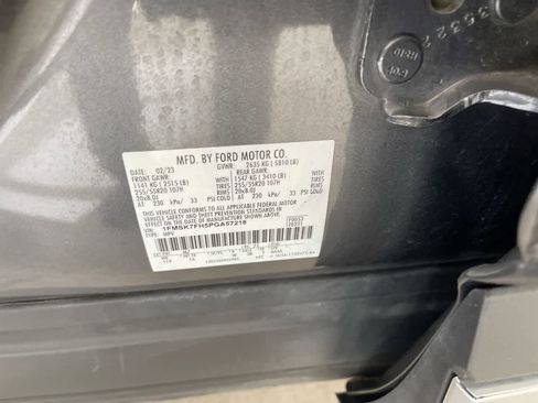 Used 2023 Ford Explorer Limited image 28