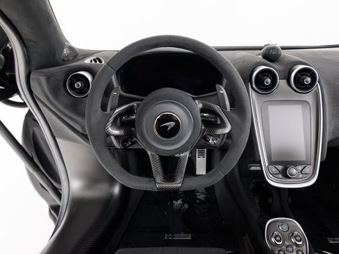 Used 2020 McLaren 600LT Spider RWD image 22