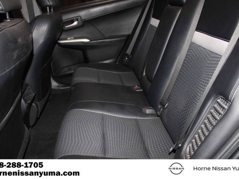 Used 2014 Toyota Camry SE w/ Moonroof Package FWD image 5