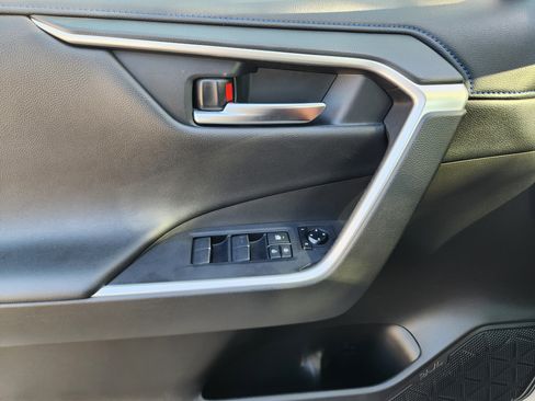 Used 2020 Toyota RAV4 XSE image 28