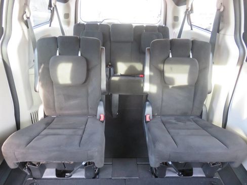 Used 2015 Dodge Grand Caravan SE image 20