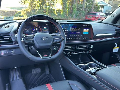 New 2026 Chevrolet Traverse RS w/ LPO, Floor Liner Package image 16