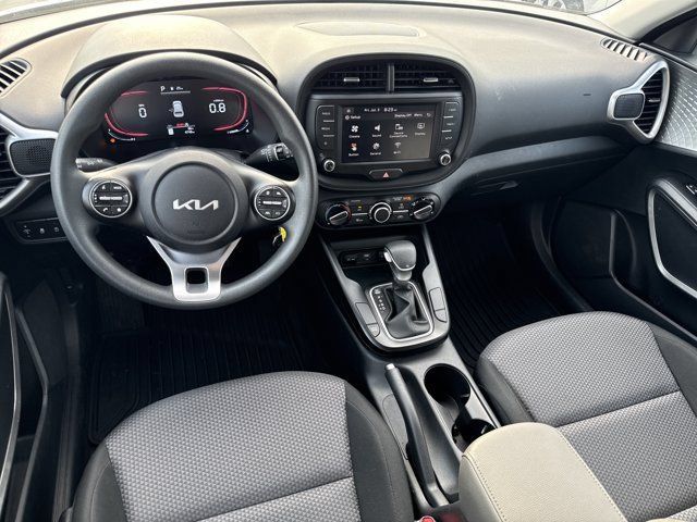 Used 2025 Kia Soul LX w/ LX Technology Package FWD image 29