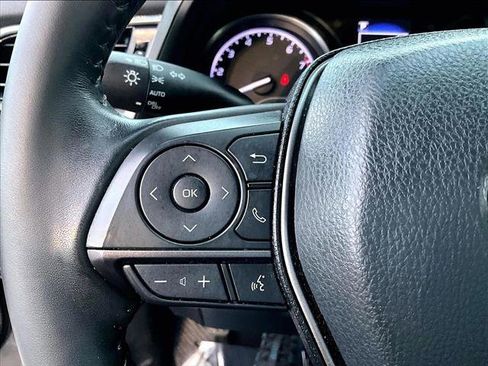 Used 2021 Toyota Camry SE w/ Convenience Package image 19