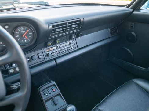Used 1989 Porsche 911 Carrera 4 image 16
