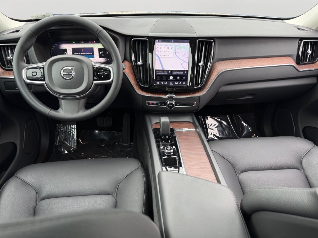 Certified 2023 Volvo XC60 B5 Plus w/ Climate Package AWD/4WD image 15
