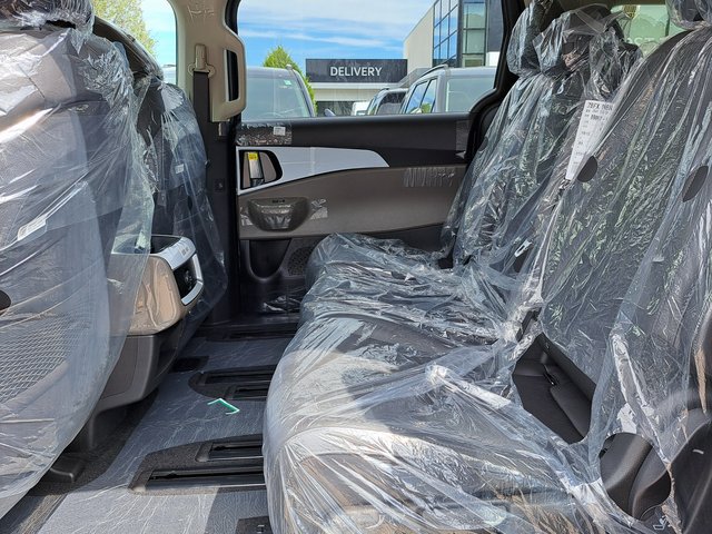 New 2026 Kia Carnival FWD image 13