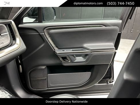 Used 2022 Rivian R1T Launch Edition image 32