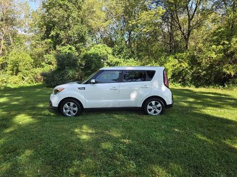 Used 2017 Kia Soul FWD image 5