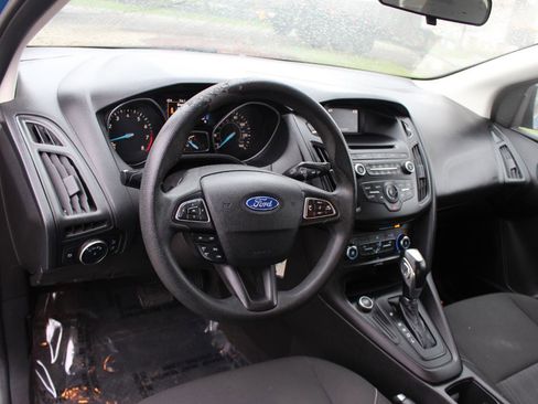 Used 2015 Ford Focus SE image 16