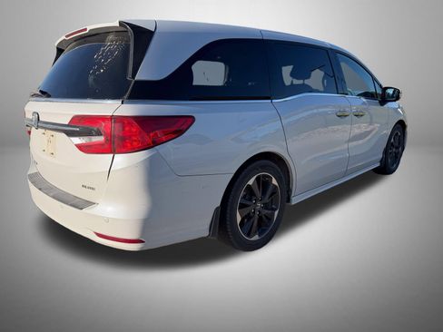 Used 2023 Honda Odyssey Elite image 3