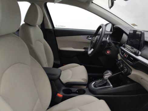 Used 2022 Kia Forte LXS w/ LXS Technology Package FWD image 21