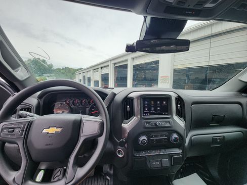 Used 2023 Chevrolet Silverado 1500 W/T w/ WT Value Package AWD/4WD image 17