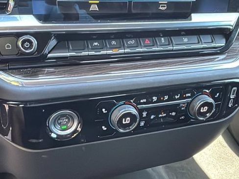 Used 2024 Chevrolet Silverado 1500 LT AWD/4WD image 32