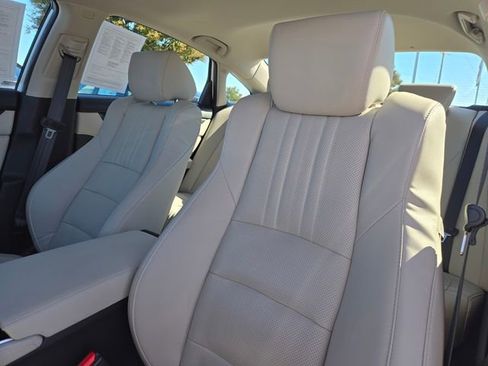 Used 2018 Honda Accord Touring image 12