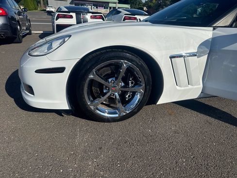 Used 2013 Chevrolet Corvette Grand Sport w/ 3LT Preferred Equipment Group RWD image 27