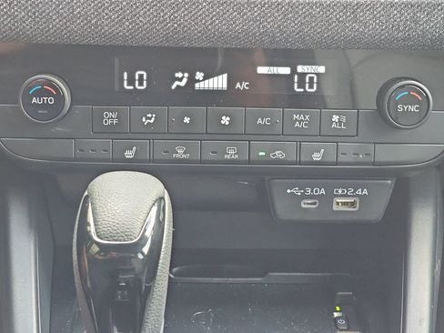 Certified 2026 Subaru Outback Premium AWD/4WD image 27
