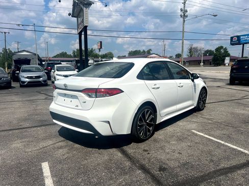 Used 2020 Toyota Corolla LE image 6