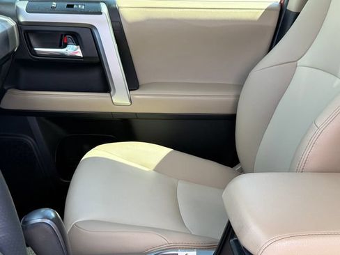 Used 2022 Toyota 4Runner SR5 Premium w/ Moonroof Package AWD/4WD image 12
