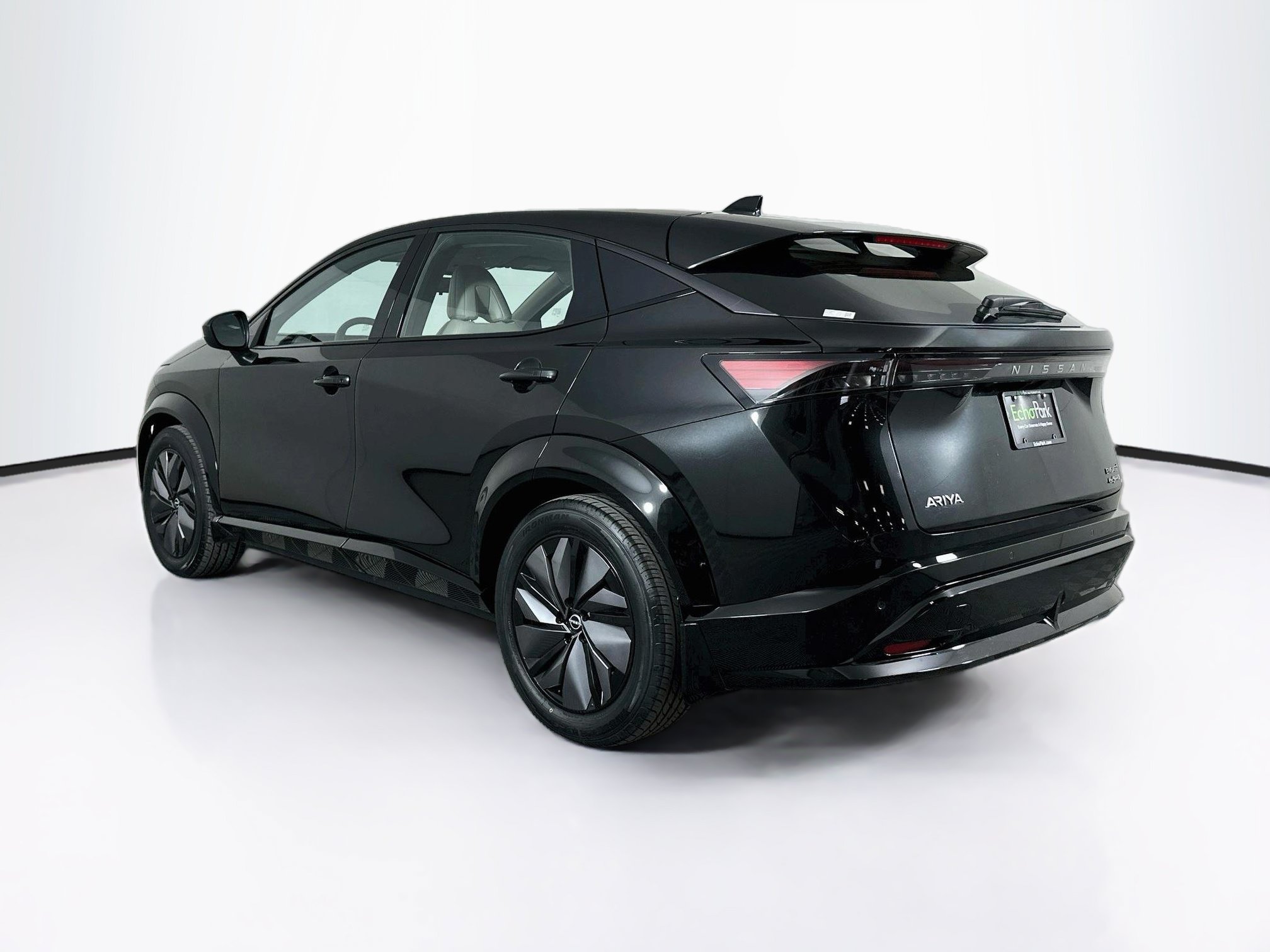 Used 2023 Nissan Ariya AWD image 5
