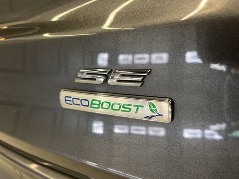 Used 2020 Ford Fusion SE image 36