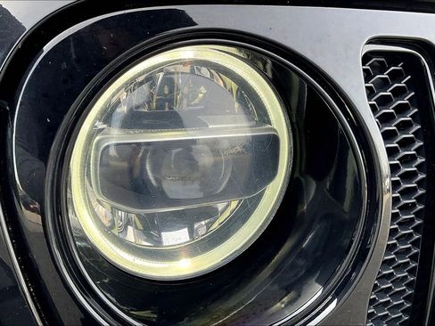 Used 2019 Jeep Wrangler Unlimited Sahara w/ Dual Top Group image 31