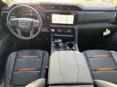 Used 2025 GMC Sierra 1500 AT4 AWD/4WD image 10