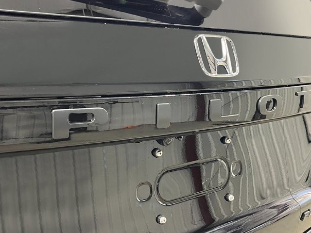 New 2026 Honda Pilot Black Edition image 7