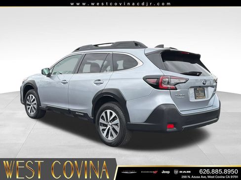 Used 2025 Subaru Outback Premium AWD/4WD image 5