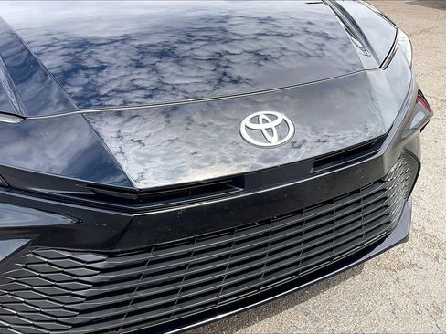 Used 2025 Toyota Camry LE image 28