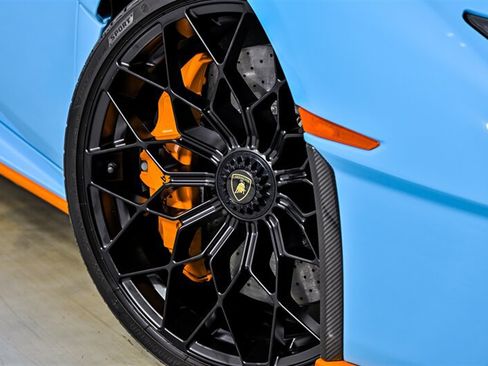 Used 2022 Lamborghini Huracan STO RWD image 4