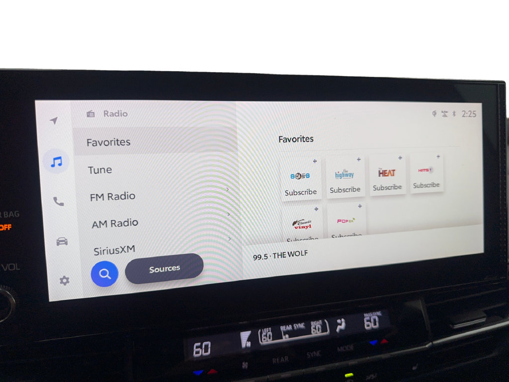 Used 2025 Toyota Sienna XLE Woodland Edition AWD/4WD image 66