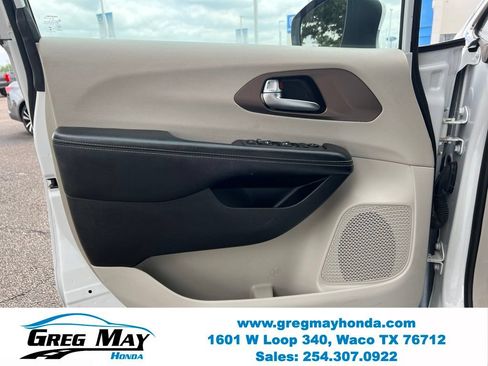 Used 2021 Chrysler Voyager Lxi FWD image 19