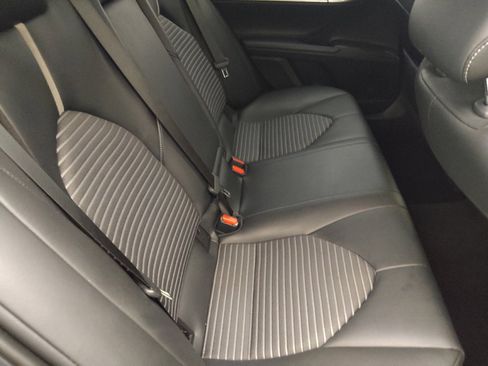 Used 2021 Toyota Camry SE FWD image 19