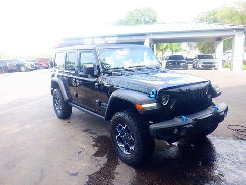 Used 2023 Jeep Wrangler Unlimited Rubicon 4xe w/ Cold Weather Group AWD/4WD image 3