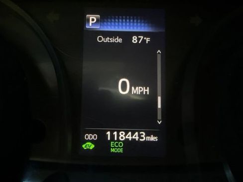 Used 2018 Toyota Camry LE FWD image 16