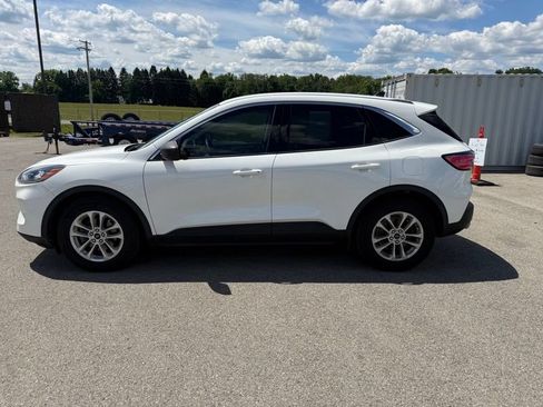 Used 2022 Ford Escape SE w/ Convenience Package FWD image 9