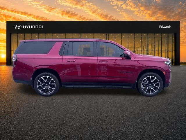 Used 2022 Chevrolet Suburban RST w/ Luxury Package AWD/4WD image 5