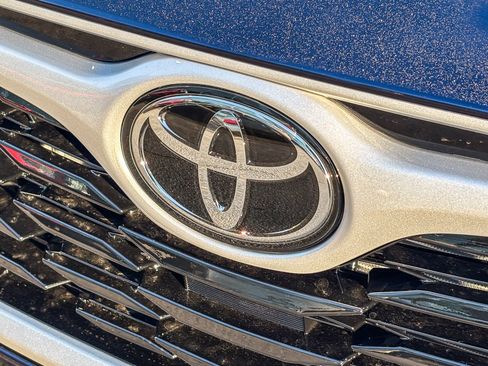 New 2026 Toyota Highlander XLE image 10