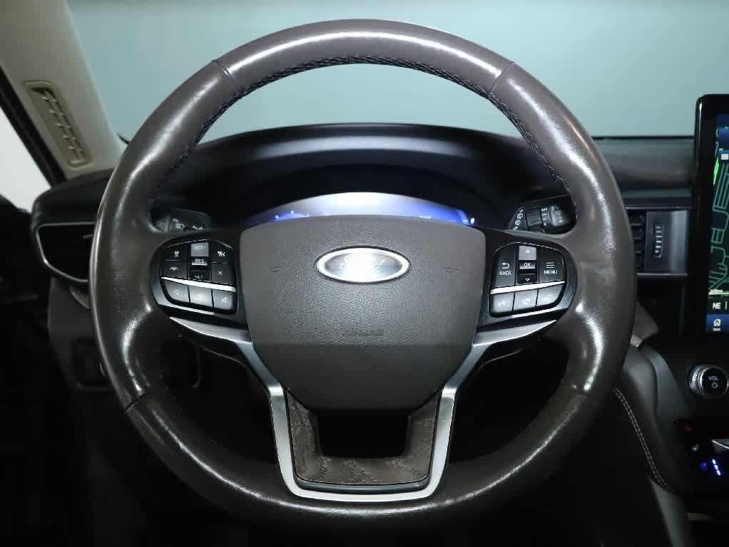 Used 2020 Ford Explorer Platinum w/ Premium Technology Package AWD/4WD image 23