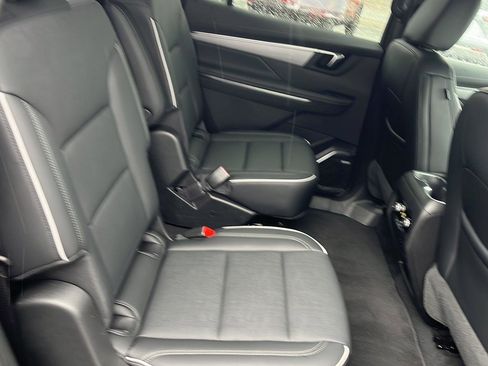 Used 2025 Buick Enclave Preferred image 26