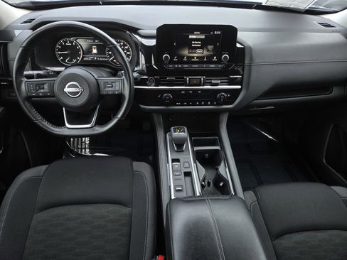 Used 2024 Nissan Pathfinder SV image 14