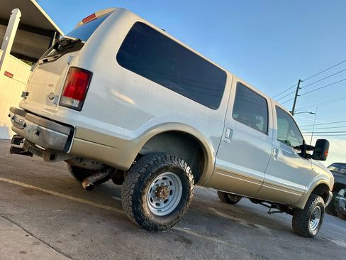 Used 2000 Ford Excursion Limited image 4
