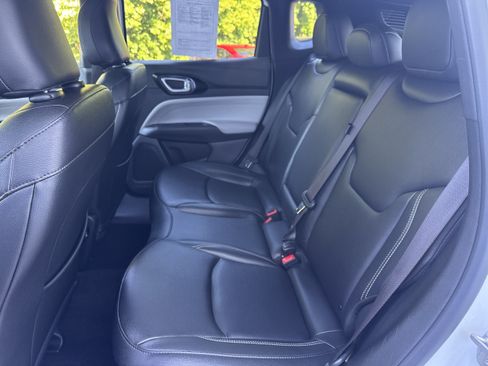 Used 2025 Jeep Compass Limited AWD/4WD image 9
