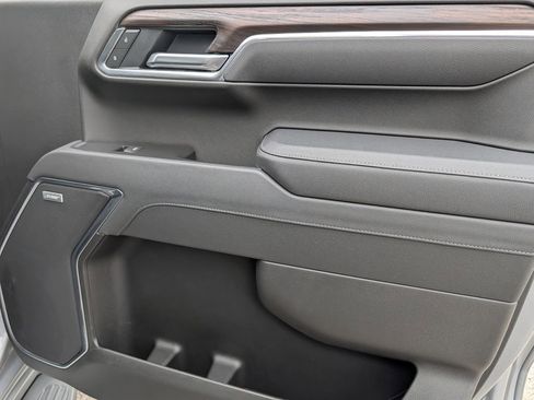 Used 2025 GMC Sierra 1500 SLT image 34