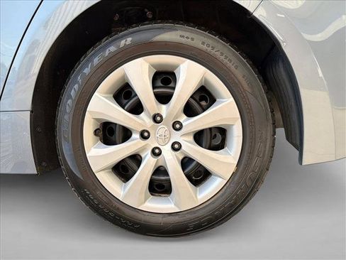 Used 2023 Toyota Corolla LE FWD image 9