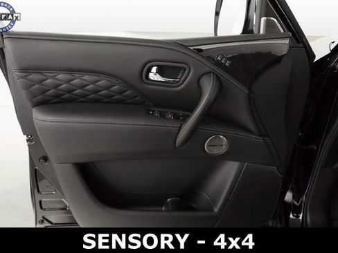 Used 2024 INFINITI QX80 Premium Select AWD/4WD image 11
