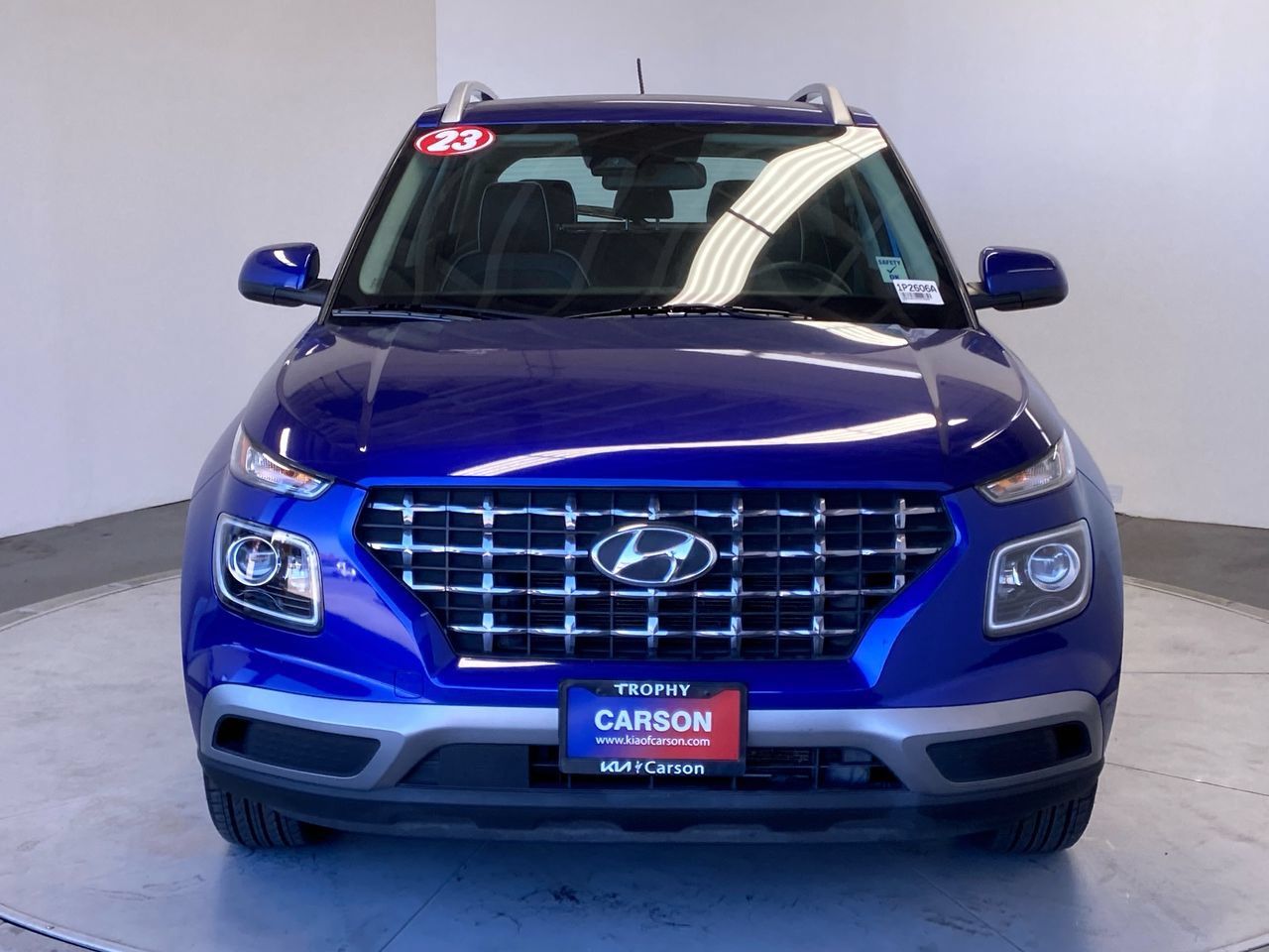 Used 2023 Hyundai Venue Limited FWD image 8