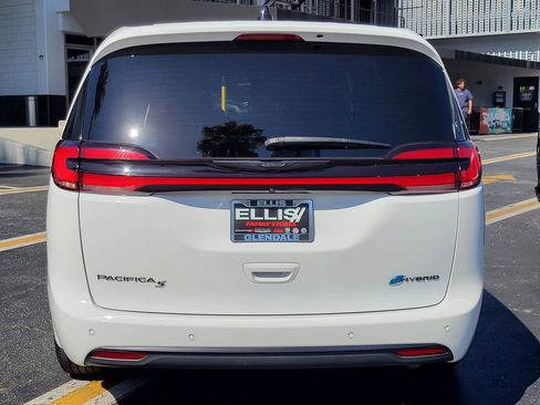 Used 2023 Chrysler Pacifica Touring-L w/ S Appearance Package FWD image 31